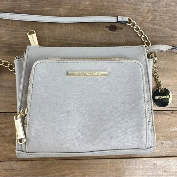 Steve Madden light gray crossbody bag with gold chain strap hardware - Picture 2 of 13